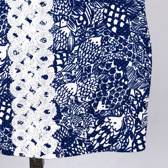 Lilly Pulitzer Target Blue & White Upstream Shift Dress Size 6 Fish Ocean Beach - Picture 3 of 6